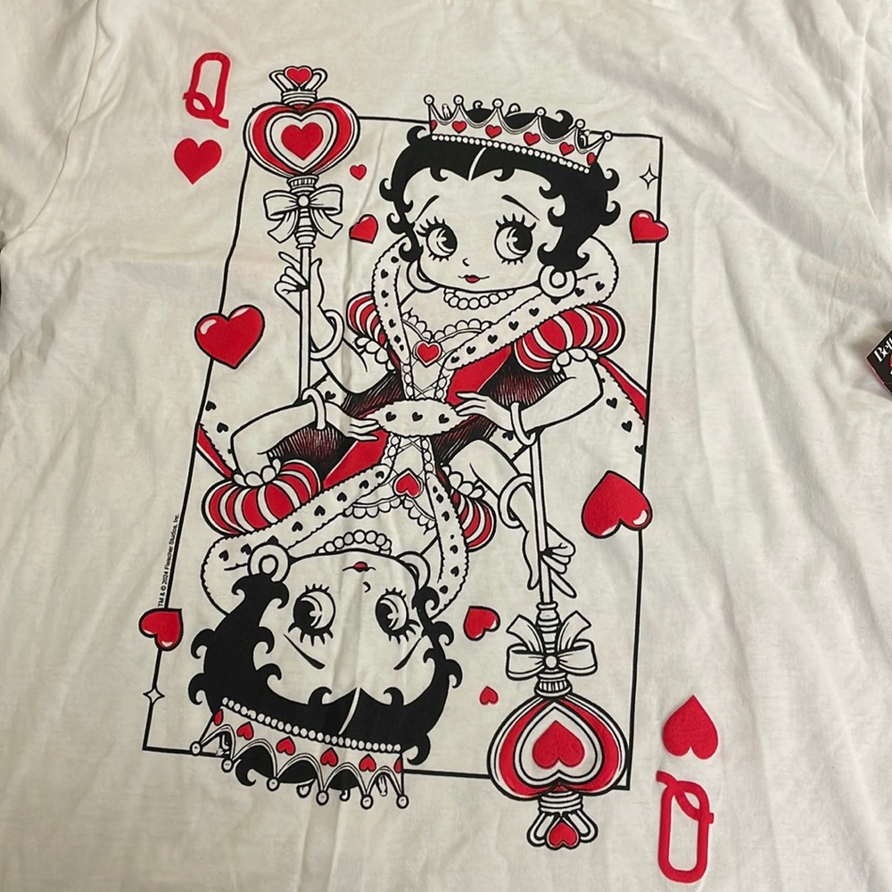 Betty Boop Queen Of Hearts Tee - Picture 2 of 8
